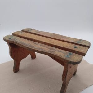 Accueil Petit tabouret ancien
